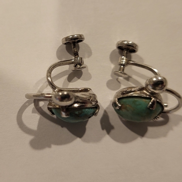 Vintage Screwback Earrings Marked Sorento Sterling with turquoise colored stones - Picture 2 of 3